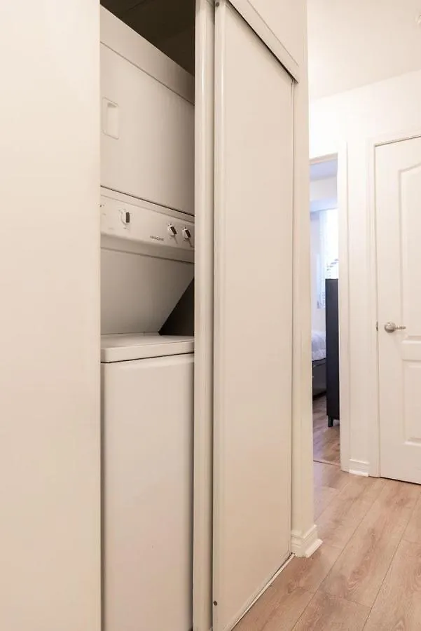Beautiful Townhouse Near Yorkdale Mall, Wilson Subway Apartment Toronto 0*,