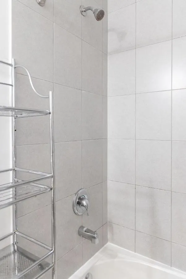 Beautiful Townhouse Near Yorkdale Mall, Wilson Subway Apartment Toronto