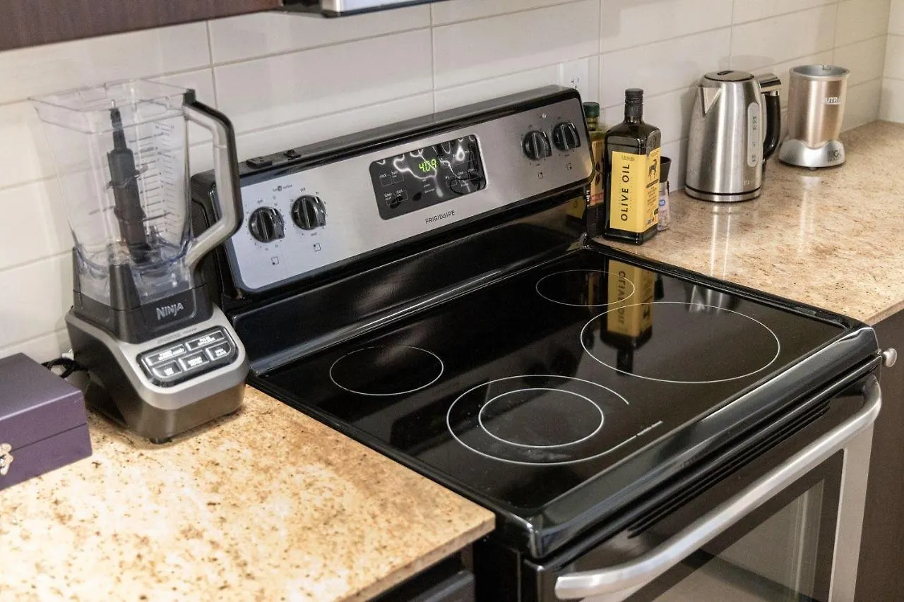 Beautiful Townhouse Near Yorkdale Mall, Wilson Subway Apartment Toronto