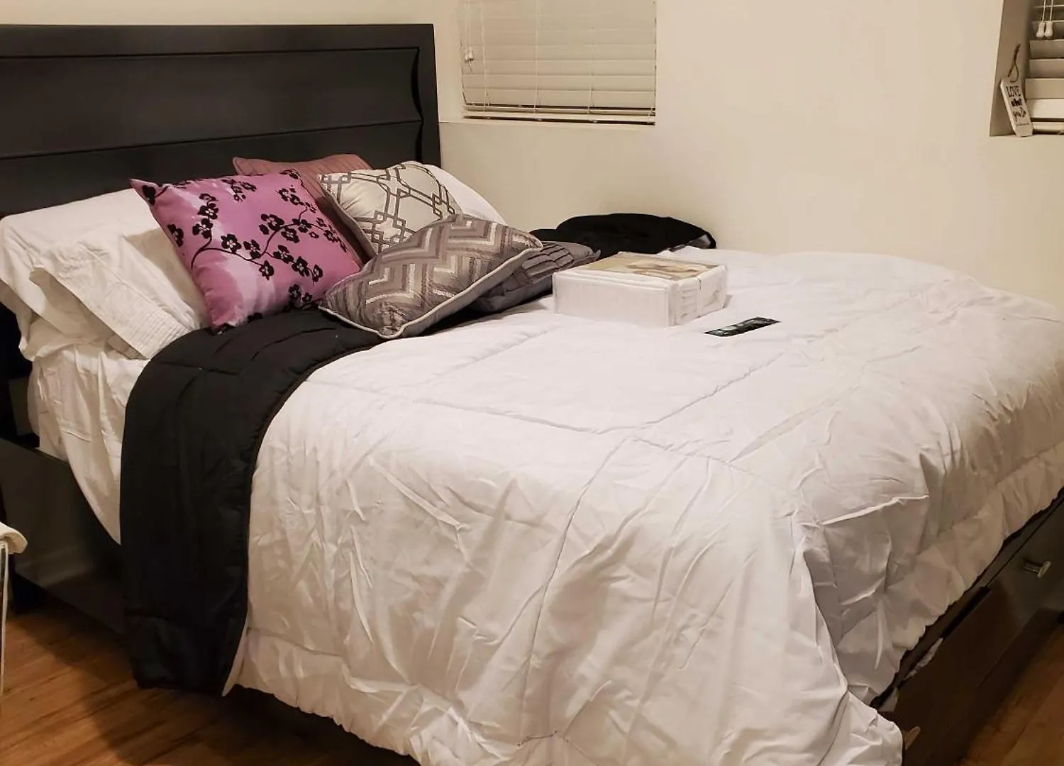 Beautiful Townhouse Near Yorkdale Mall, Wilson Subway Apartment Toronto
