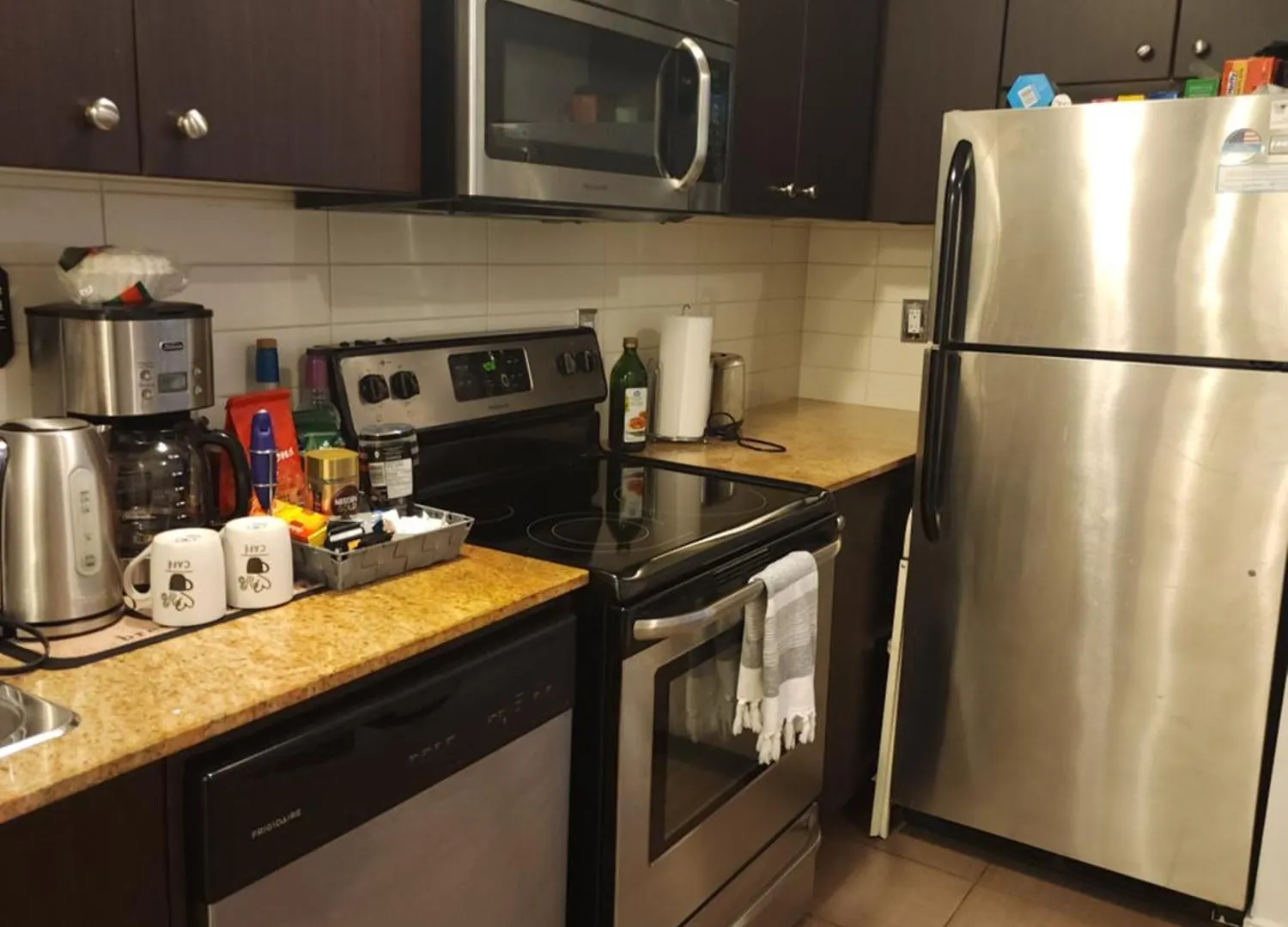 Beautiful Townhouse Near Yorkdale Mall, Wilson Subway Apartment Toronto