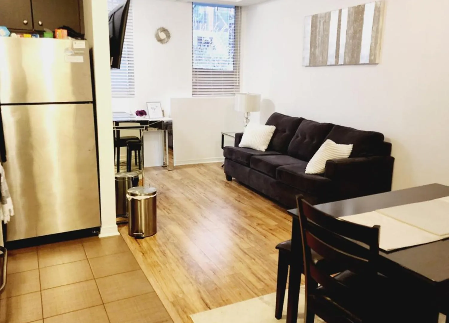 Beautiful Townhouse Near Yorkdale Mall, Wilson Subway Apartment Toronto Canada