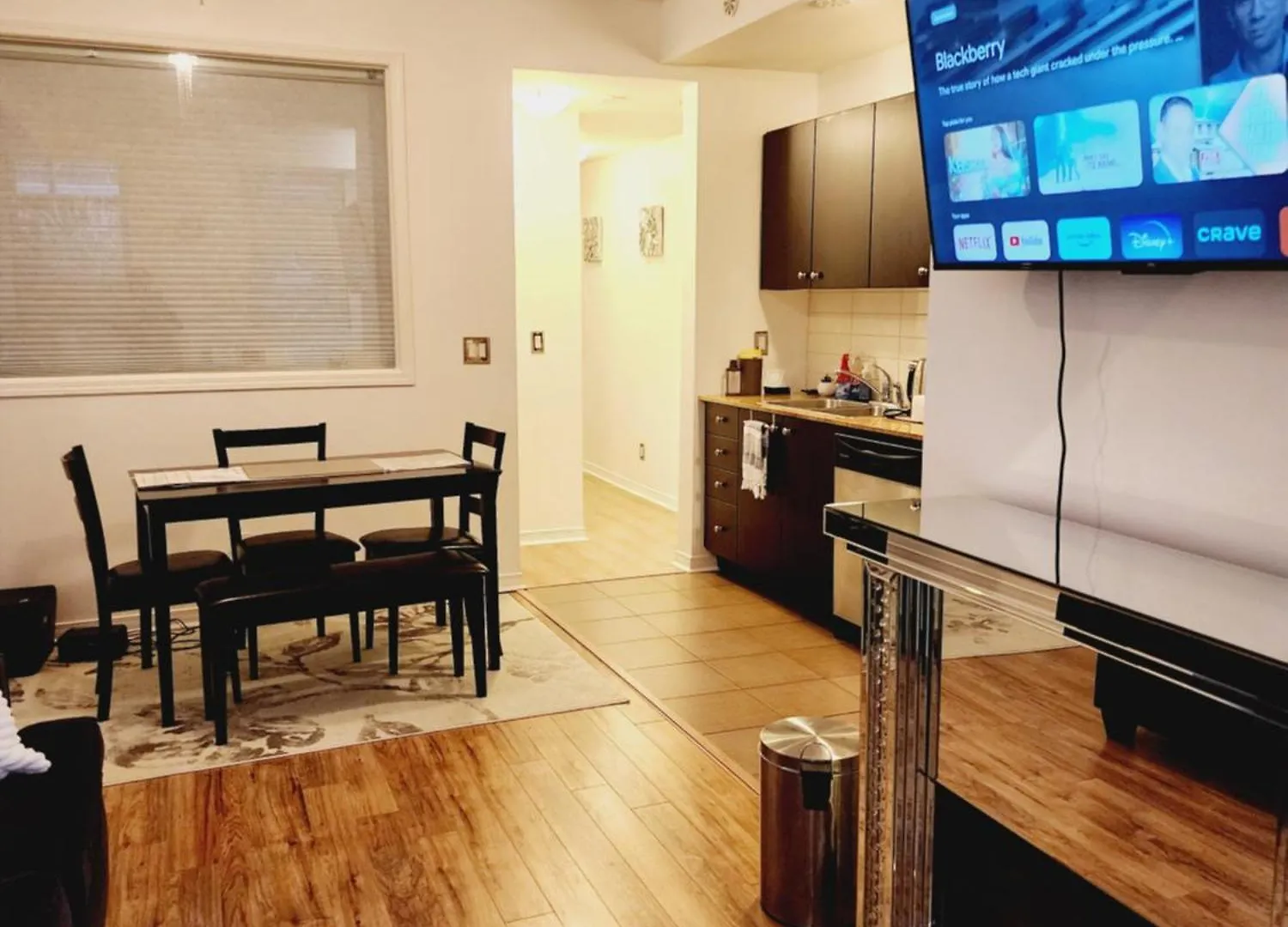 Beautiful Townhouse Near Yorkdale Mall, Wilson Subway Apartment Toronto